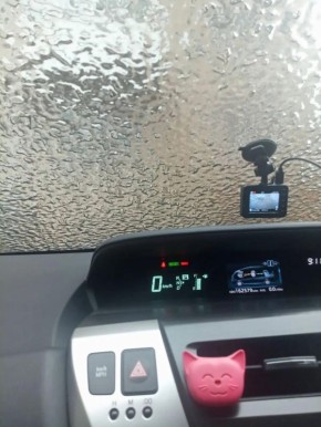 Лобовой лёд на машинах приднестровцев