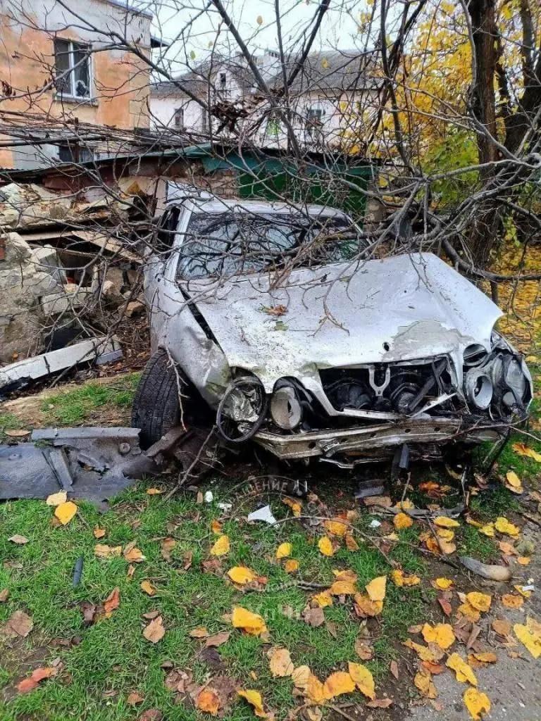 Водителя «Мерседеса», который пьяный влетел в гараж и отправил пассажира в реанимацию, будут судить