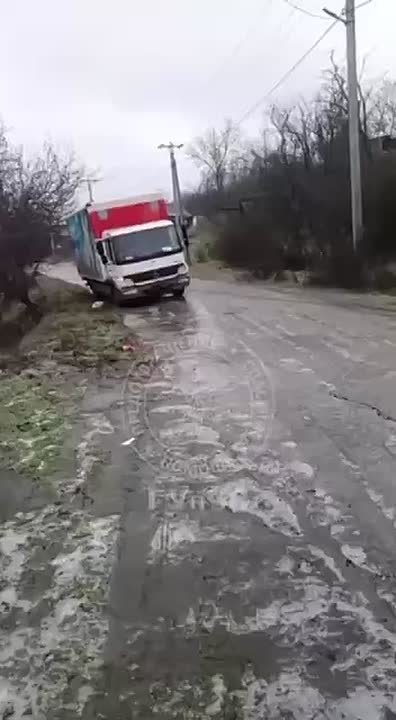 В Кицканах спасатели вытянули машину столичного хлебокомбината