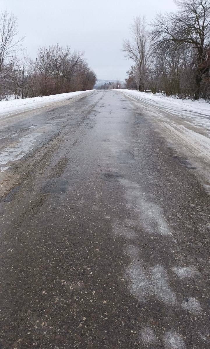 В Каменке временно перекрыт подъём в направлении сёл: Кузьмин, Окница, Грушка, сообщает МВД