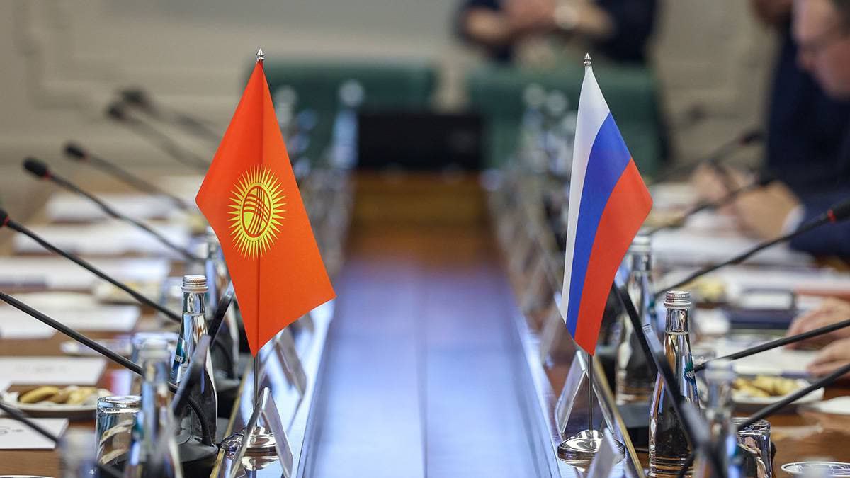 Кыргызстан подал иск в суд ЕАЭС против России из-за полисов ОМС, — СМИ