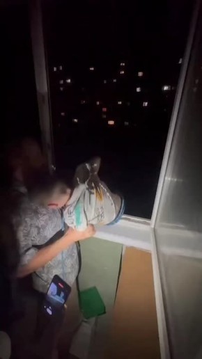 вот такой курс молодого бойца получил малой от родителей!