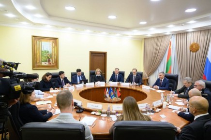 Президент ПМР Вадим Красносельский принял делегацию Европейского союза, которую возглавила Аудроне Перкаускене – заместитель директора по Восточной Европе и Центральной Азии Европейской службы внешних связей