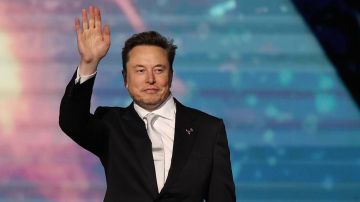 Американский предприниматель Илон Маск объявил, что компания Tesla во во втором квартале этого года завершит производство автомобильных моделей S и X