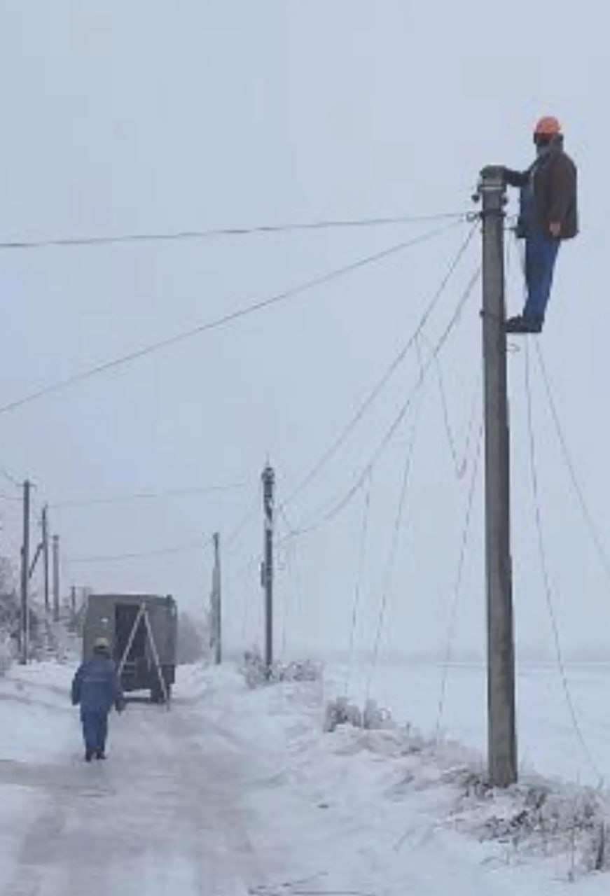 Связист восстанавливает интернет