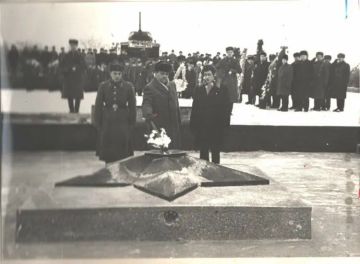 29 января 1972 года в Тирасполе открыли Мемориальный комплекс Славы погибшим в Великой Отечественной войне и захороненным в городе