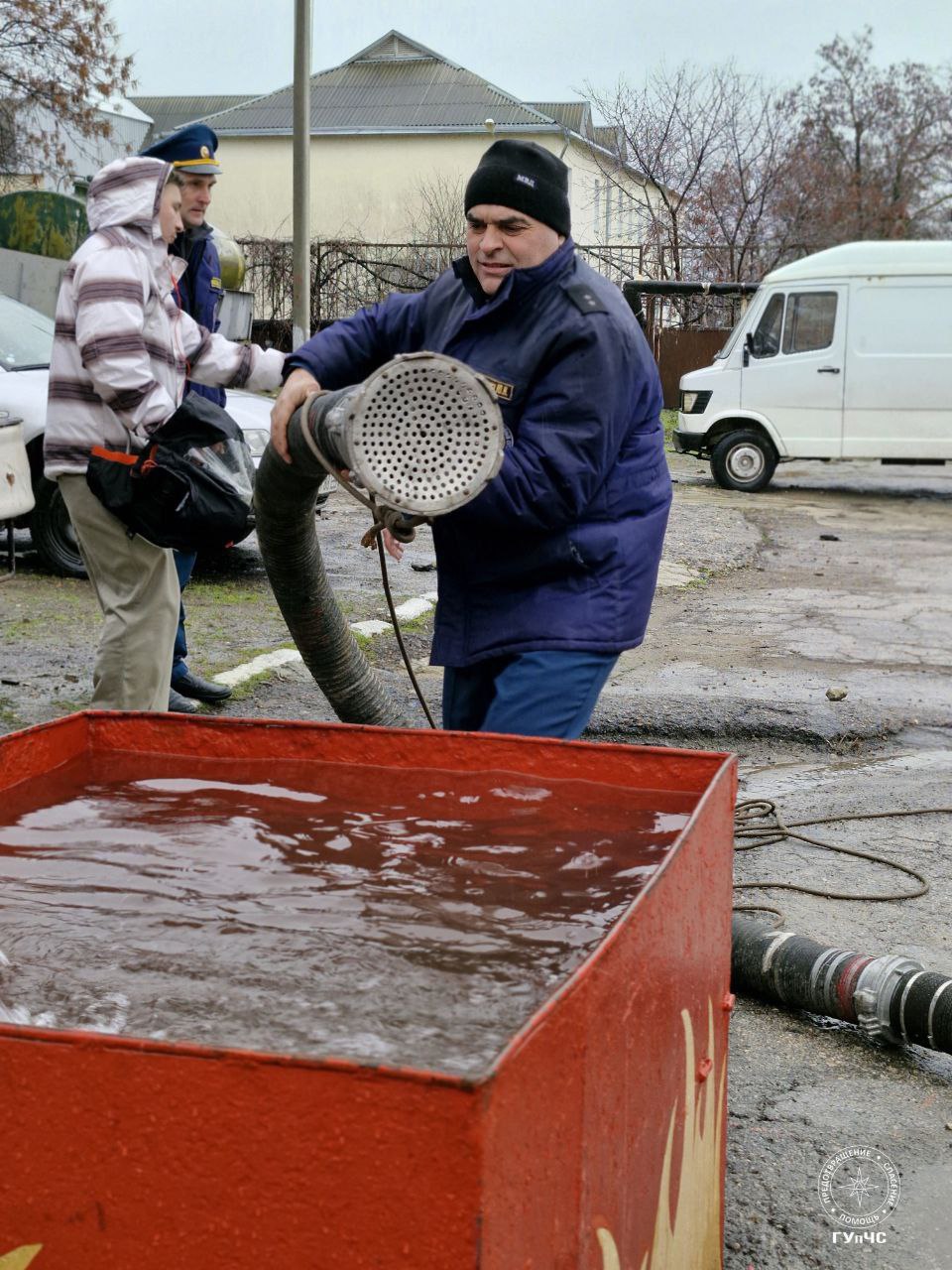 Соревнования проходят в максимально приближенных к реальным условиям упражнениях: