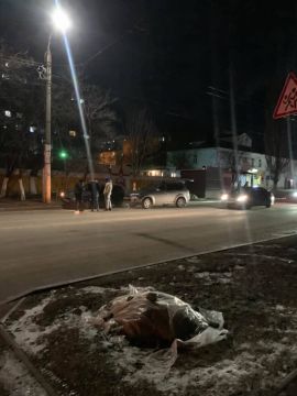 На Кировском машина в столбе