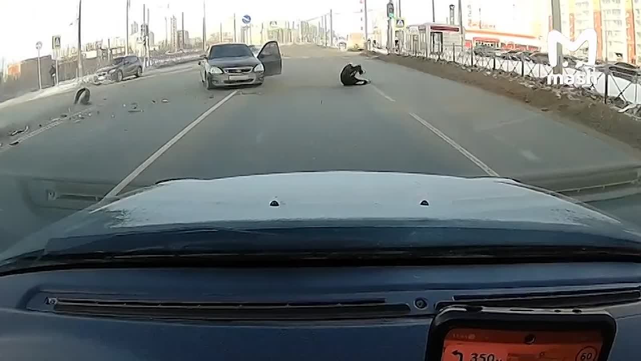 «АвтоВАЗ» показал, как работает первая в мире система экстренного катапультирования — парень из Омска уже опробовал её в деле