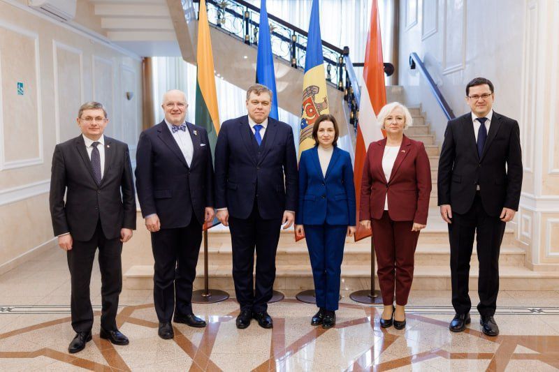 "Прибалтийские тигры" не только в Калараш с Гросу съездили, но и в президентуру к Майке заглянули