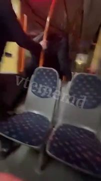 В кишинёвском троллейбусе на Буюканах, пассажир несколько раз ударил другого мужчину по лицу