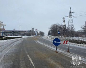 Объездную дорогу в Григориополе временно перекрыли из-за гололедицы