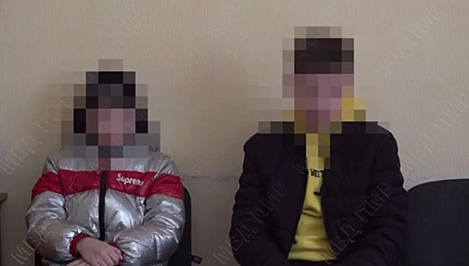 Подросток провалился под лёд, сам выбрался, а потом снова залез в Днестр