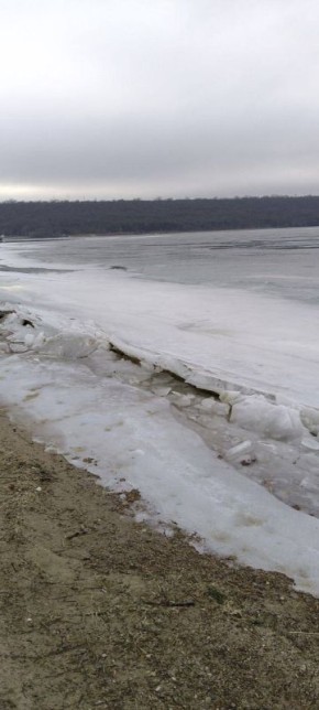 Дубоссарское море. Лёд ещё держится, но вода уже знает — весна близко!