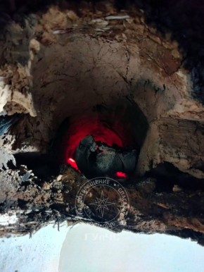 Полтора метра потолочной балки сгорели полностью, остался только её слепок в глине