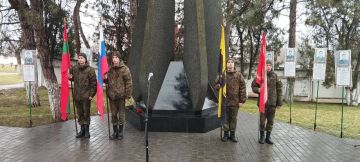 Бендерчане собираются у «Черного тюльпана»