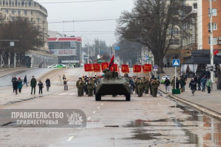 Дождливым воскресным утром столичный Мемориал Воинской Славы в Тирасполь вновь стал местом общей памяти