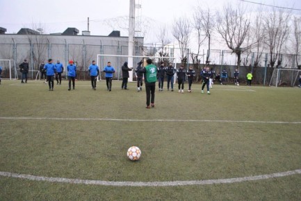 Футбольный турнир «Ярна-2026» продолжается