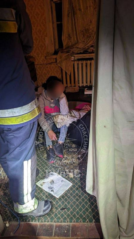 Пожар в Тирасполе. В ночь на 16 февраля в одном из домов Кировского микрорайона жители почувствовали запах дыма из соседней квартиры и вызвали пожарных