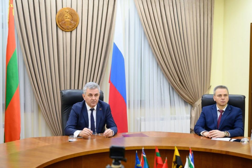 Глава государства провел рабочее совещание