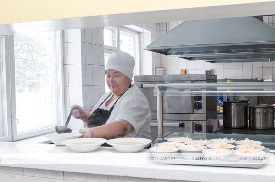 В школах не хватает поваров