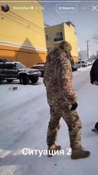 Можно смотреть вечно на огонь, воду и на то, как прилетает в кабину тцкашника