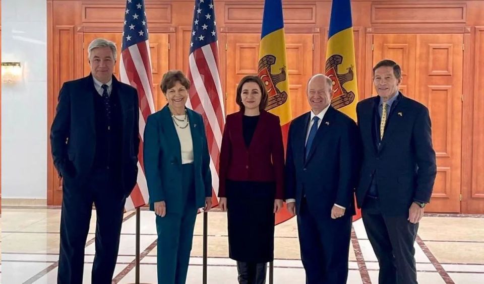 Руководство Молдовы и американские сенаторы обсудили санкции против России вчера в Кишиневе