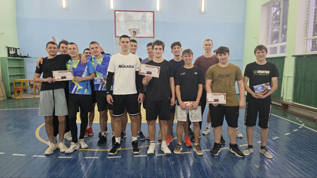 Накануне в Каменском политехническом техникуме состоялся турнир по волейболу среди учащихся 9–11 классов, приуроченный ко Дню защитника Отечества