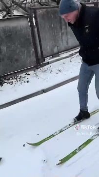 Тираспольчанин сегодня утром достал лыжи и поехал на работу