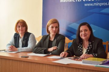 Тридцать педагогов получили первую и высшую квалификационную категорию