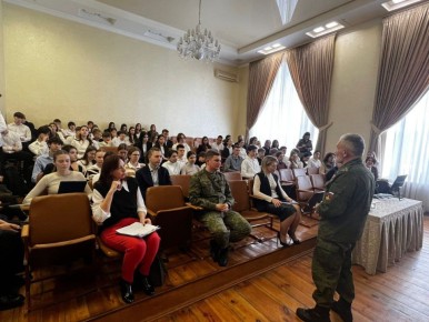 В МОУ «Тираспольская гуманитарно-математическая гимназия» состоялась информационная беседа в формате «Урок мужества»