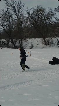 Военно-спортивные испытания «Рубеж» на столичном пляже