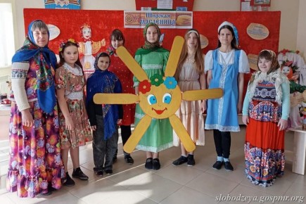 Ярко, шумно и задорно в Слободзейском районе отпраздновали Масленицу