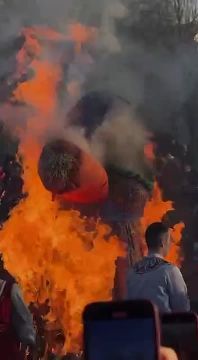 Традиционное сжигание чучела стало ярким финалом праздника — символичным прощанием с зимой и встречей долгожданной весны!