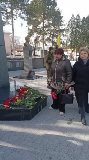 В Бендерах память погибших защитников Отечества почтили на площади Героев