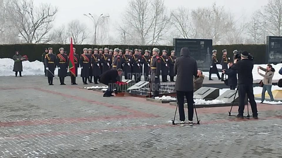 Президент Красносельский возложил цветы на столичном Мемориале Славы