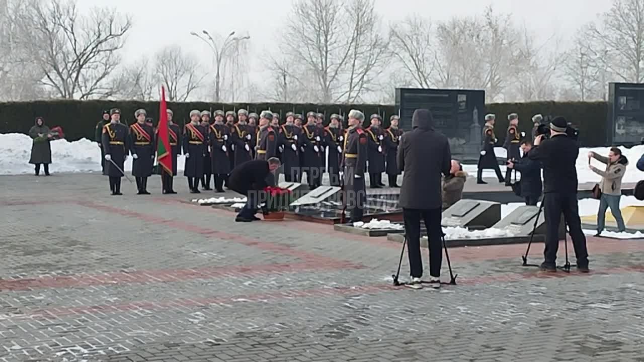 Президент Красносельский возложил цветы на столичном Мемориале Славы