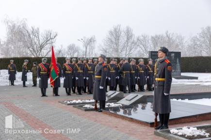 День защитника Отечества. 23 февраля во всех городах и районах республики приднестровцы отдают дань памяти героям, погибшим при защите Отечества
