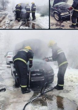 В Тирасполе автомобиль загорелся в то время, когда женщина отвезла детей в детсад