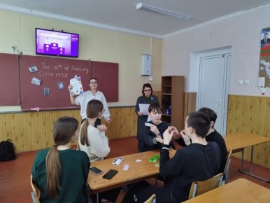 Мир кино – мир без границ. В рамках недели английского языка в МОУ «БСОШ №2» прошёл увлекательный квиз на тему «Cinema» – праздник для всех любителей фильмов, ярких персонажей и захватывающих сюжетов! В начале мероприятия...