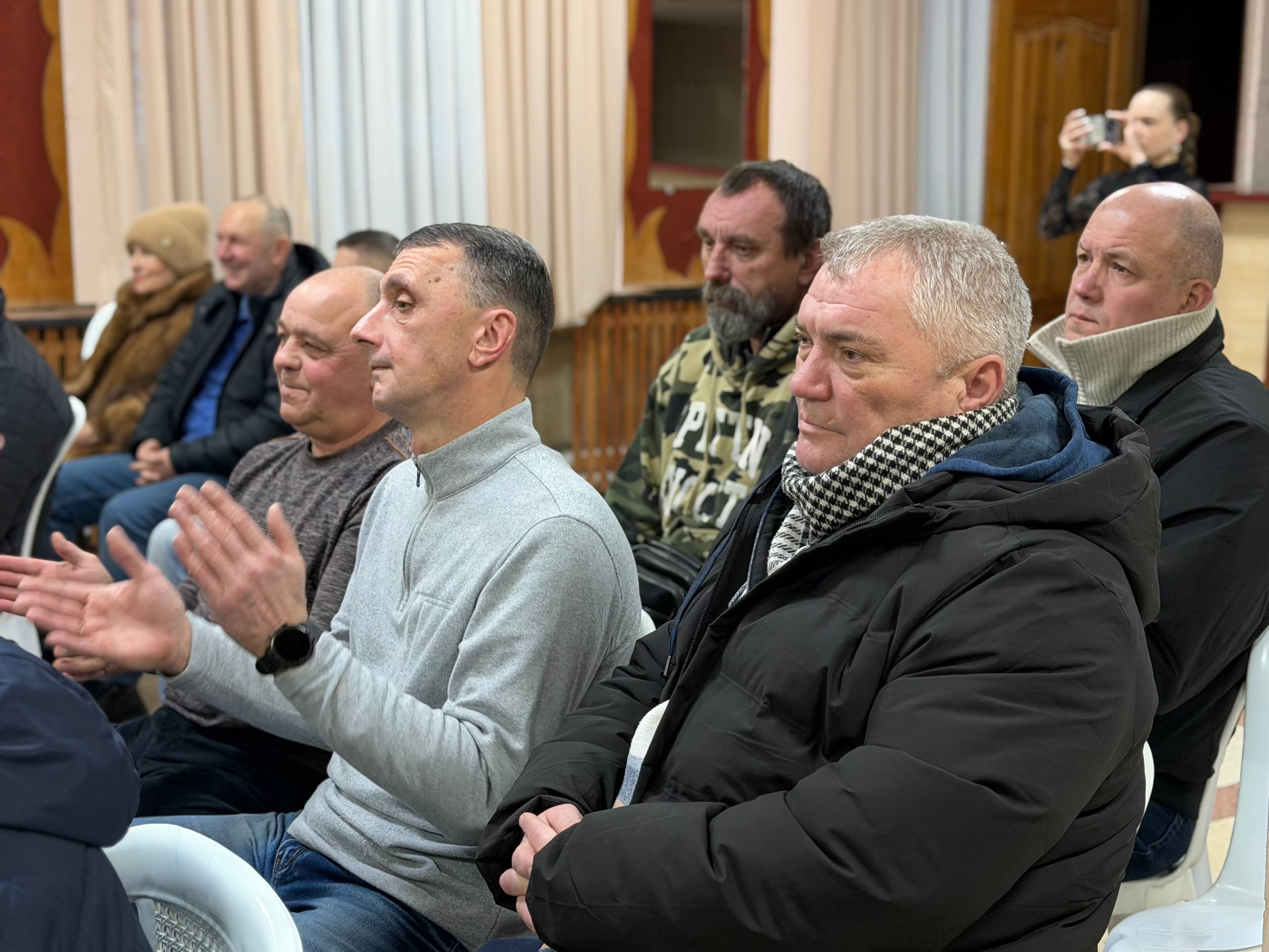 В рамках мероприятия защитникам Приднестровской Молдавской Республики были торжественно вручены юбилейные нагрудные знаки, приуроченные к 35-летию территориально-спасательного отряда