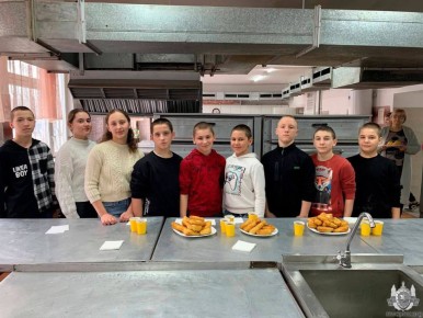 Пирожковых дел мастера. В мастерских Тираспольского техникума коммерции вкусный запах выпечки