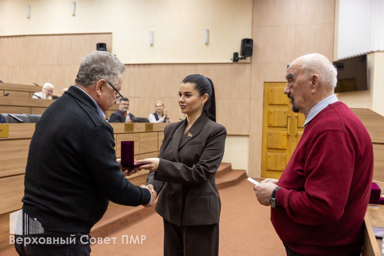 К 35-летию Верховного Совета ПМР состоялось торжественное заседание Совещательного собрания первых приднестровских депутатов