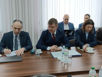 «Настала пора встречаться нам физически. У нас /с Виталием Игнатьевым/ очень активная корреспонденция, но это не заменит те контакты, которые могут привести к более конкретным результатам» – вице-премьер РМ, политический...