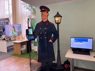 В этом году в городах Приднестровья появятся двухметровые фигуры постовых, похожие на героя Сергея Михалкова — «Дядю Степу»