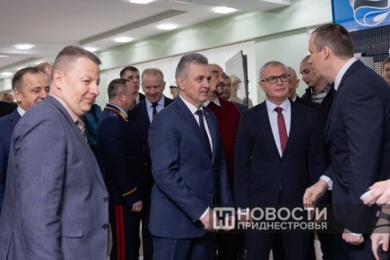 На «Технобэке» встретились прошлое и будущее: раритетная милицейская машина, Алиса Селезнева, новые цифровые платформы, молодежные разработки, виртуальная реальность и искусственный интеллект