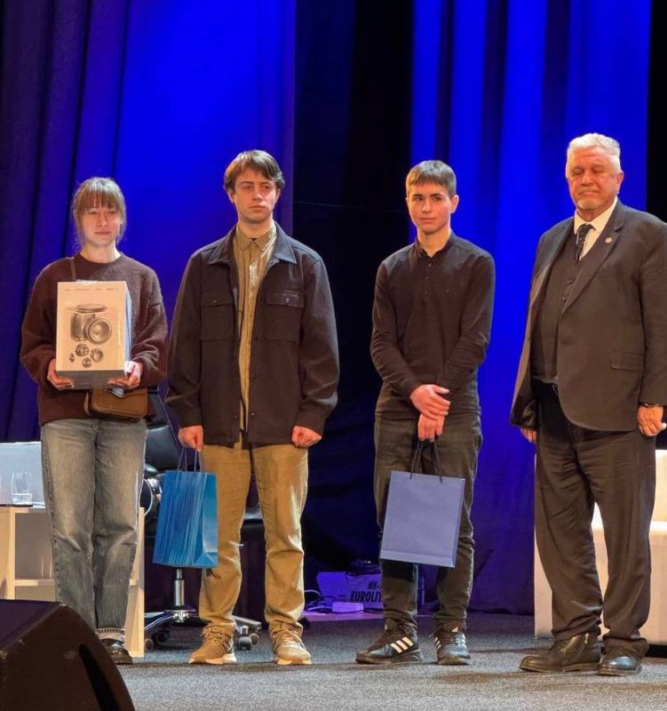 �� ������ ������� ����� ����������� ���������: ��������, ������� � ����� ������� ������