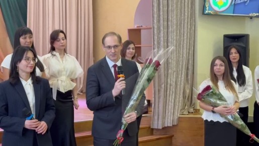 Семья столичной гуманитарно-математической гимназии стала ещё больше