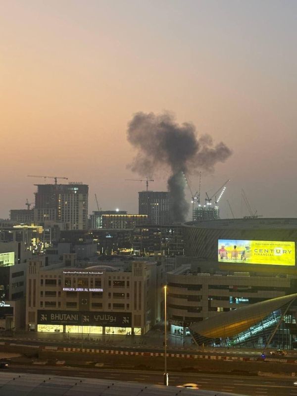 СМИ публикуют еще кадры взрывов в Дубае