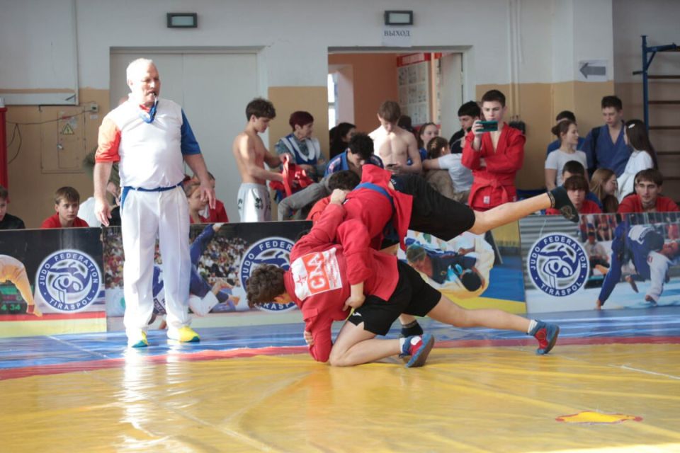 ����� 200 ������ �� ������������� � ������� ������� ������� � ��������������� ������� �� �����, �������������� ���������� ������ �����